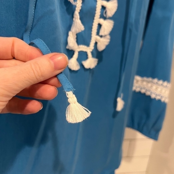 Line & Dot Long Sleeve Boho Tassel Shirt. Size Medium. NWT!! - Picture 3 of 10